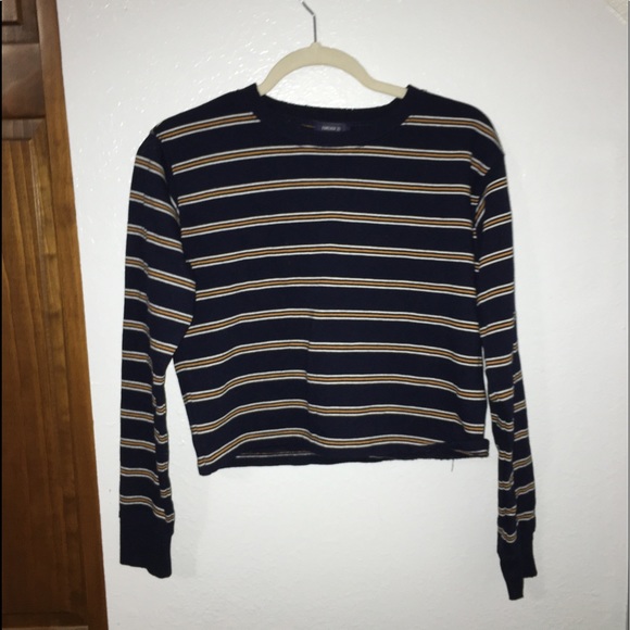 Tops - Picture 6 of 8